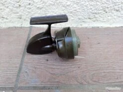 MOULINET COLLECTOR TRES RARE . LUXOR RELAX CAPOTE EN PARFAIT ETAT DE FONCTIONNEMENT . -Pêcheur Malin Promos Boutique 00003 MOULINET COLLECTOR TRES RARE . LUXOR RELAX CAPOTE EN PARFAIT ETAT DE FONCTIONNEMENT