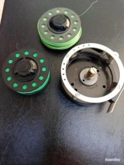 MOULINET MOUCHE AUTOMATIC MITCHELL 710 AVEC SES DEUX BOBINES . PARFAIT ETAT . PETIT PRIX . -Pêcheur Malin Promos Boutique 00006 MOULINET MOUCHE AUTOMATIC MITCHELL 710 AVEC SES DEUX BOBINES . PARFAIT ETAT . PETIT PRIX